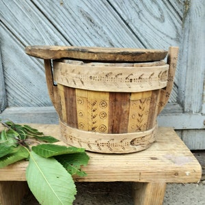 Antique wooden box Large Primitive box with lid made by unique technology without nails or glue 1920s antiques for rustic home decor
