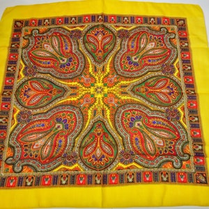 Bright shawl Floral wool scarf Eyecatching head scarf Vivid wool handkerchief Ukrainian head band headband Girlfriend gift, For Mom