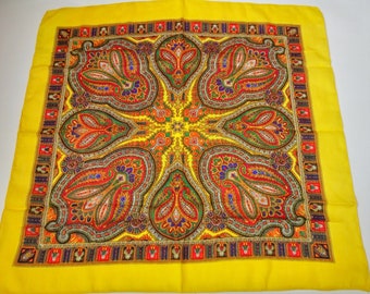 Strahlender Schal, geblümter Wollschal, auffälliges Kopftuch, farbenfrohes Wolltaschentuch, ukrainisches Stirnband, Geschenk für die Freundin, für Mama