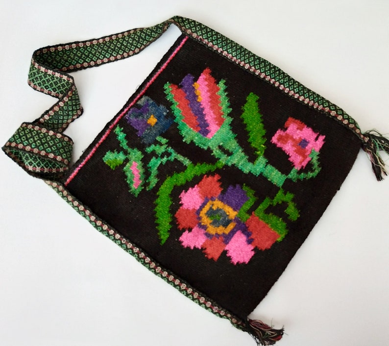 Etniska väskor Antik ullväska Rustik axelväska Boho tote-väska Blommig kelimväska Boho gypsy hobo-väska Handvävd mattväska bild 2