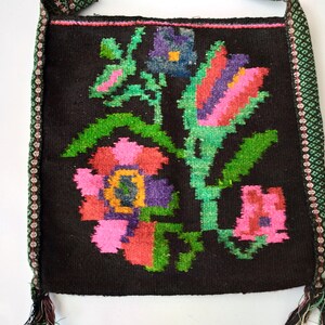 Etniska väskor Antik ullväska Rustik axelväska Boho tote-väska Blommig kelimväska Boho gypsy hobo-väska Handvävd mattväska bild 3