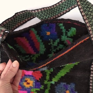 Etniska väskor Antik ullväska Rustik axelväska Boho tote-väska Blommig kelimväska Boho gypsy hobo-väska Handvävd mattväska bild 10