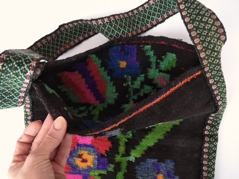 Etniska väskor Antik ullväska Rustik axelväska Boho tote-väska Blommig kelimväska Boho gypsy hobo-väska Handvävd mattväska bild 10