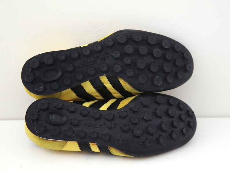 Vintage 80er Adidas Schuhe laufen Jogger Pfeil neuen jungen 4 Kinder, gelb, schwarz Vintage 80er Adidas Schuhe laufen Jogger Pfeil neuen jungen 4 Kinder, gelb, schwarz