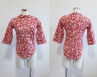 1950s Red Novelty Kitchen Print Button Down Lady Manhattan Country Cousins | Small