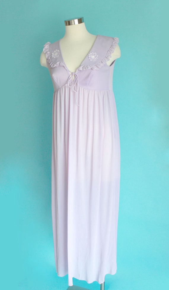1960s Lilac Daisy Embroidered Nylon Nightgown | S… - image 3