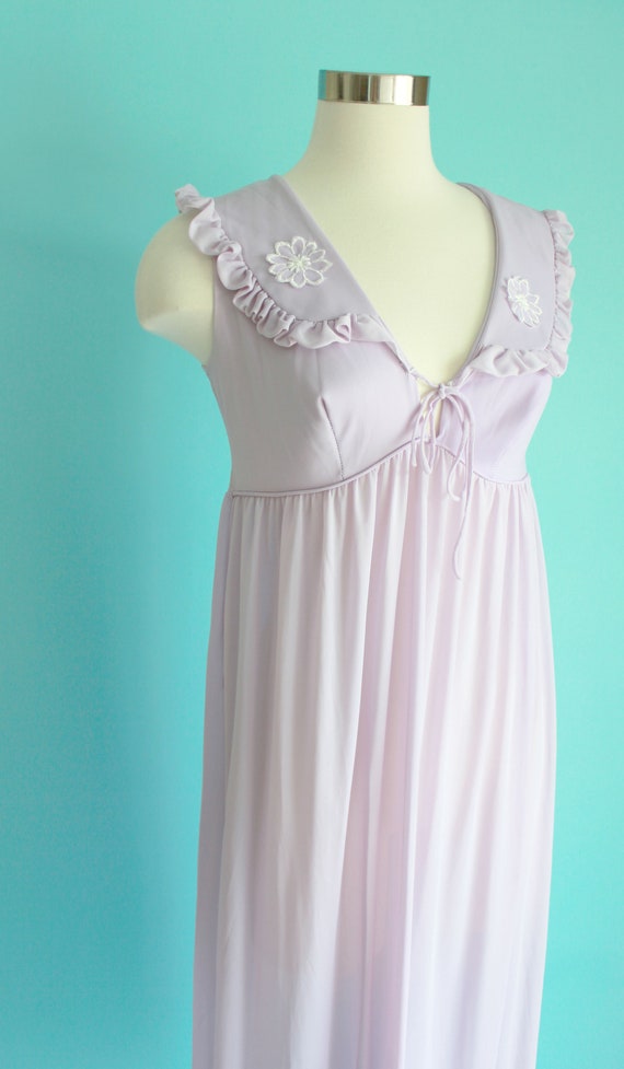 1960s Lilac Daisy Embroidered Nylon Nightgown | S… - image 2