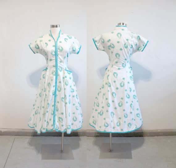 1950s Floral Zip Housedress by Valley Frocks | 26… - image 1