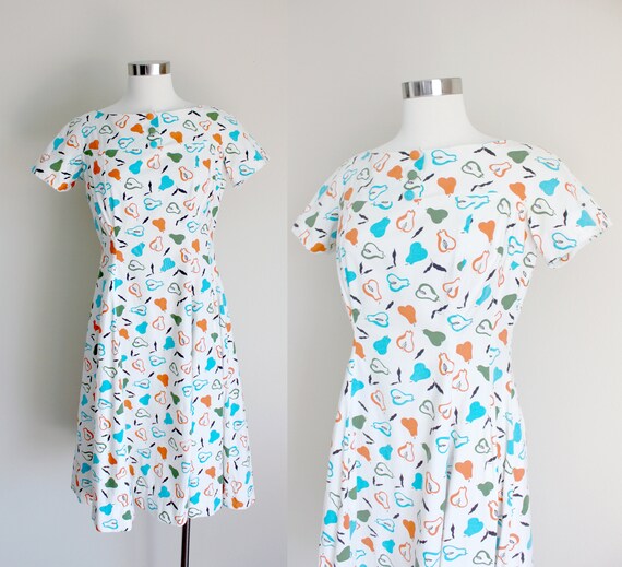 1950s Pear Fruit Print Novelty Print Dress | 28" i