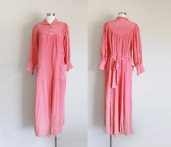 1940s Coral Pink Quilted Dressing Gown by Maxan |