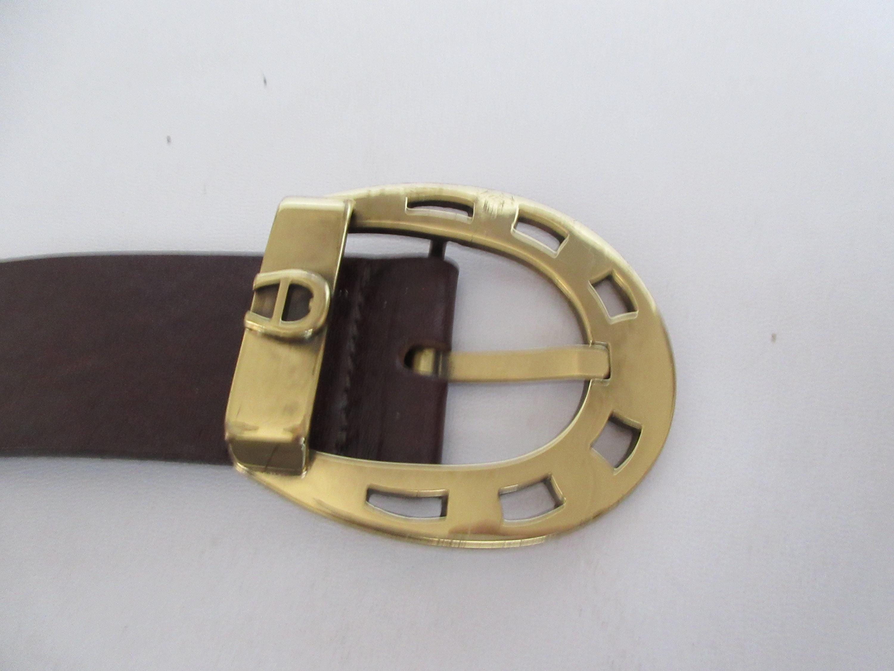 Vintage Etienne Aigner Leather Belt: Maroon With Gold Tone  display picture 3