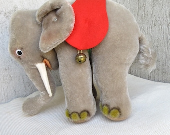 Steiff Red Elephant Circa 1909 Mohair and Felt - Elefant Rot 1909