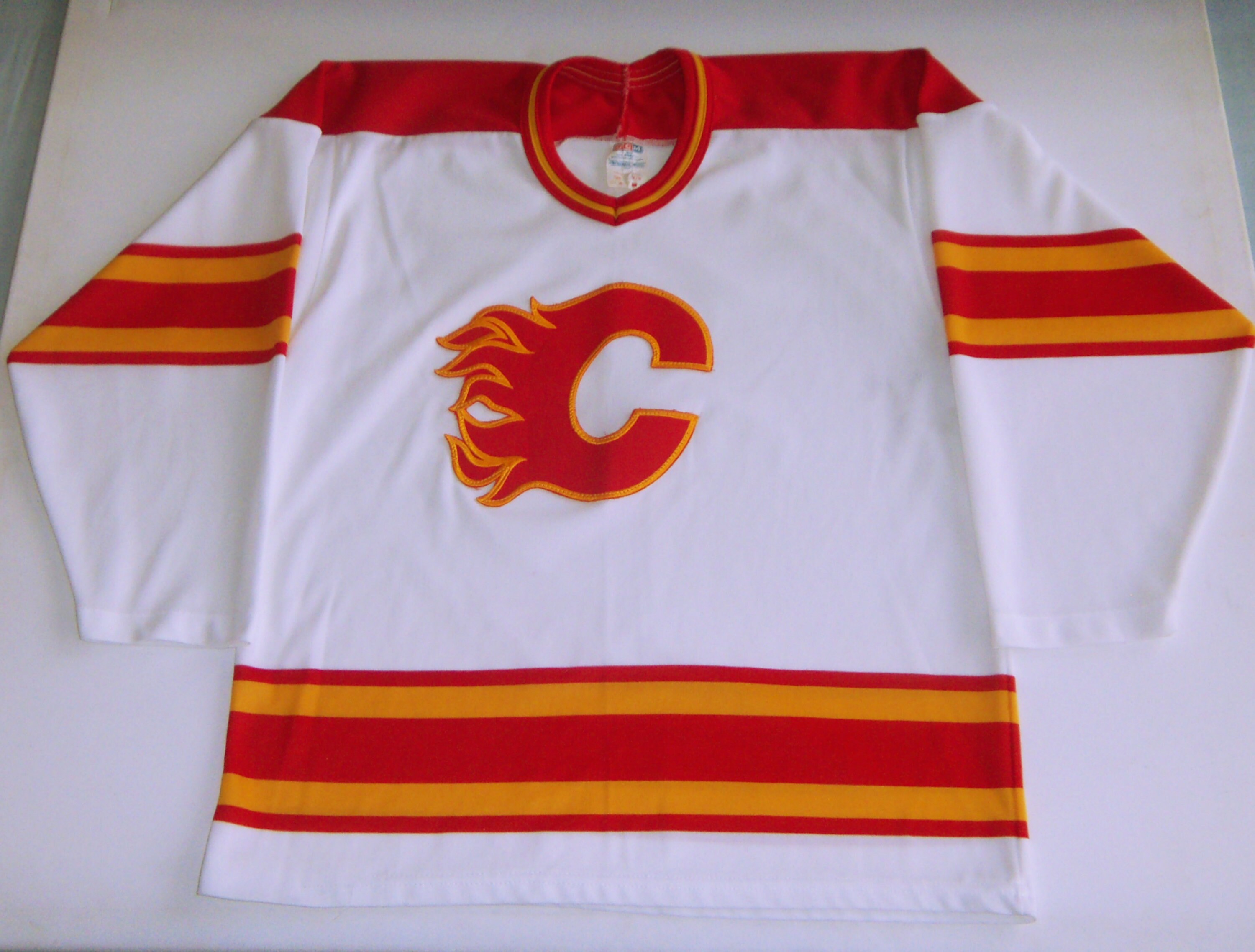 calgary flames retro jersey
