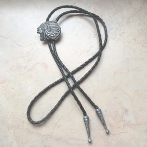 CHIEF HEAD Bolokrawatte aus Seide,48 cm.