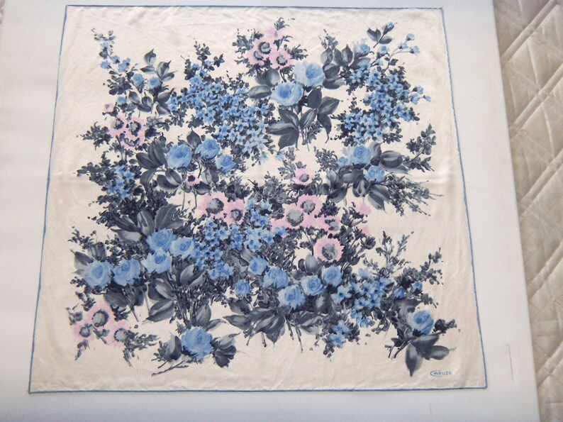 Foulard Caruso En Soie 100% Vintage - Dimensions 84x90 Cm, Couleur Rouge, Occasion