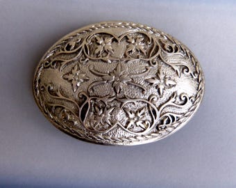 Vintage Oriental Buckle Silvery Belt Buckle Pattern Arabesque Style Oval Shape