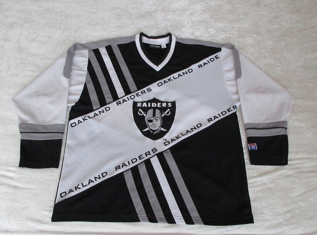Vintage 90s Oakland Raiders Jersey NFL Football T-shirt