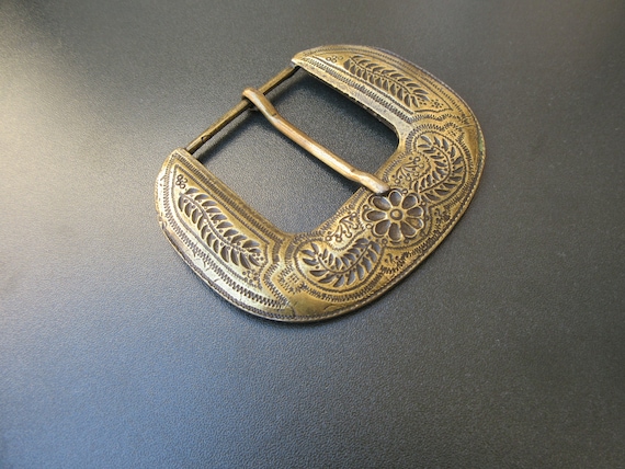 Vintage belt buckle floral cutout design s-l400.jpg main image 2