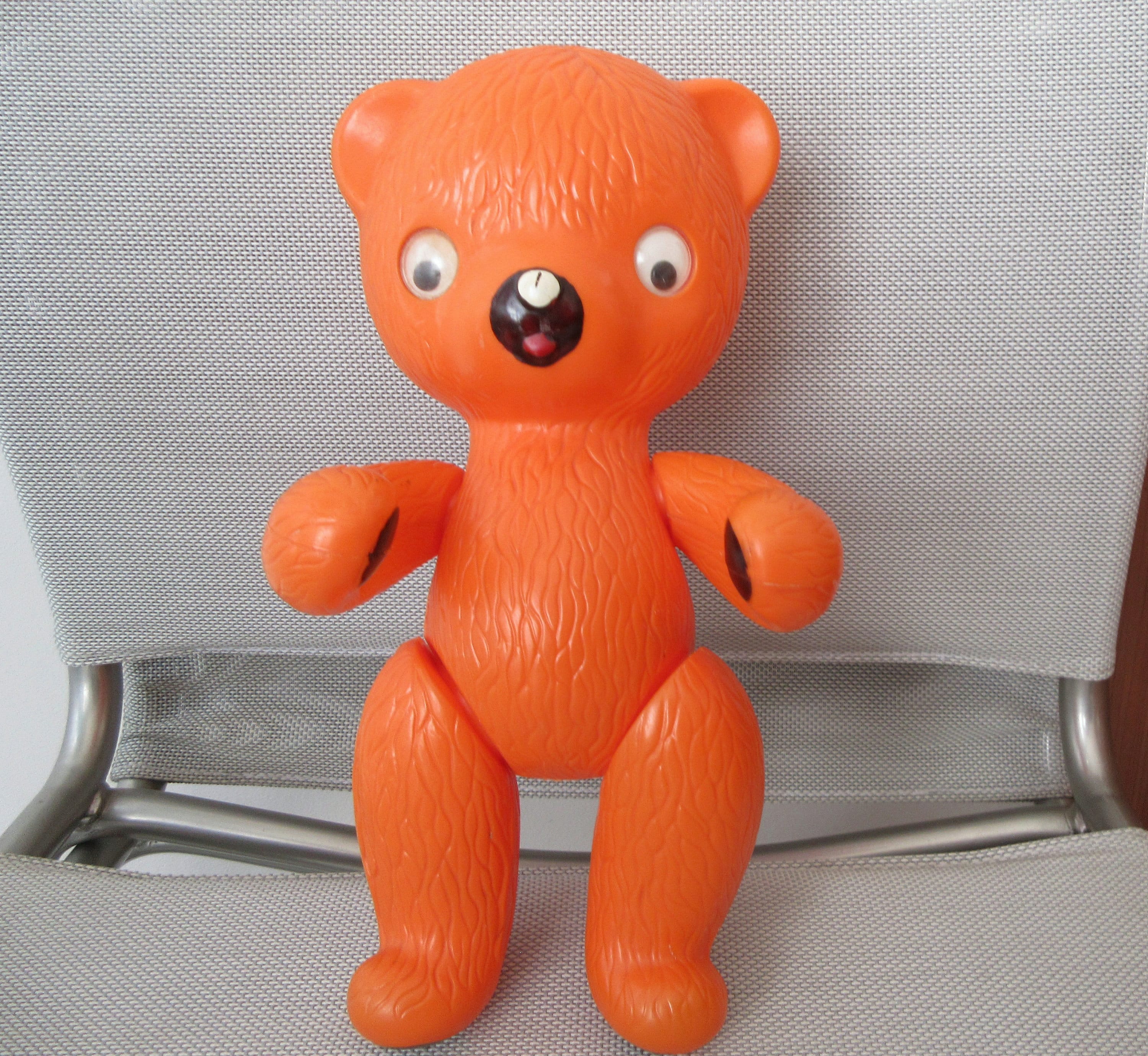 DDR Bear Plastic Jointed East German Nostalgia Toy Wobbly Eyes Shake