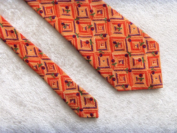 YORN Silk Tie Boutique Chic Necktie Geometric Pat… - image 1