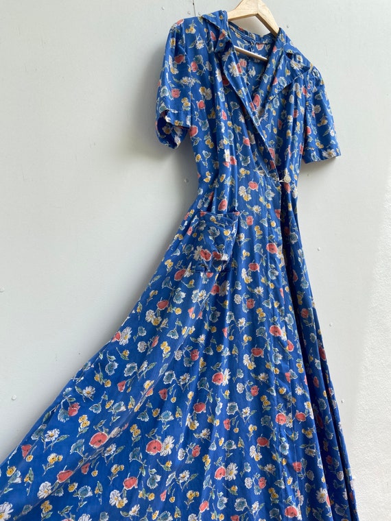 Vintage 1940s short sleeve floral gown