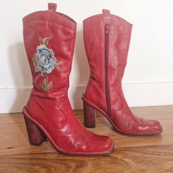 heeled cowgirl boots