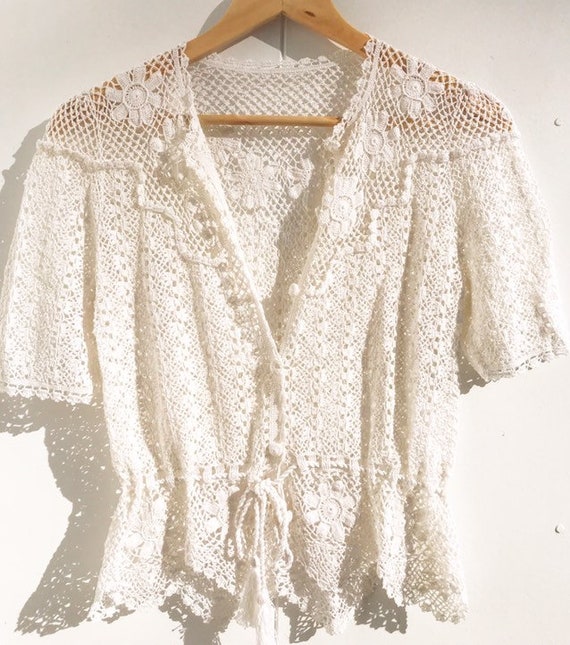 1970s daise chain crochet blouse