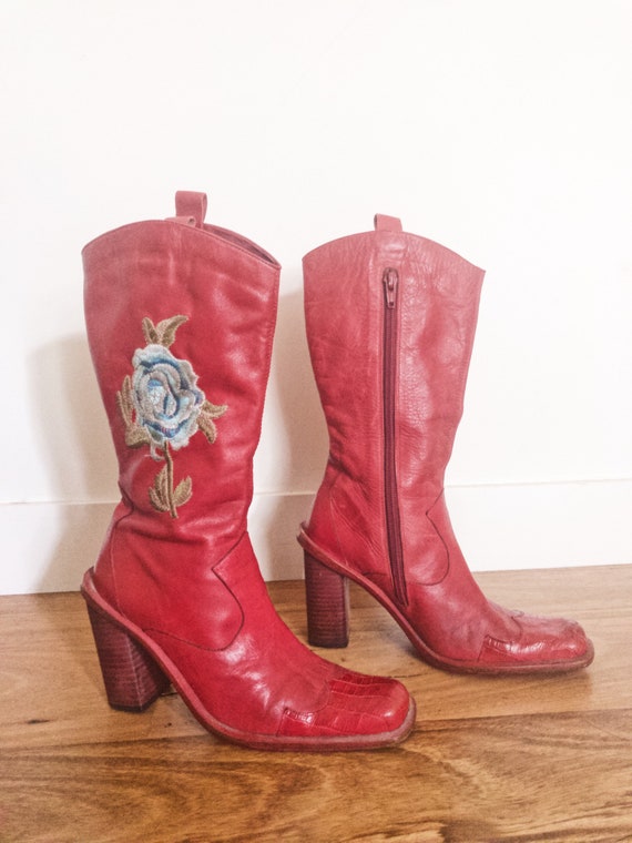 heeled cowgirl boots