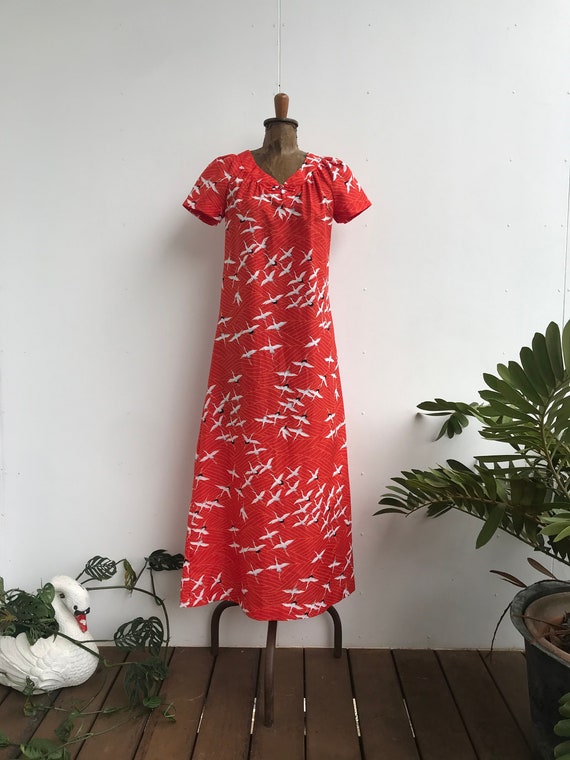 Beautiful 1960s red oriental crane print maxi dres