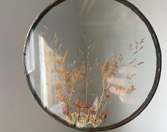 Retro Dried Pressed Flowers in Round Glass Wall Decor