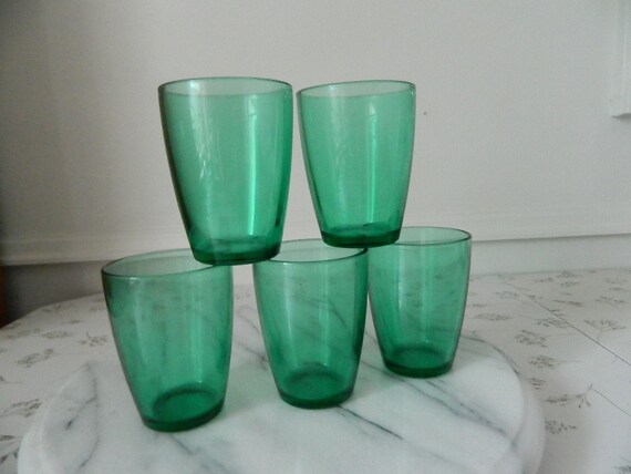 Set Of 5 Retro Emerald Green Arcoroc Glasses Made In France Etsy