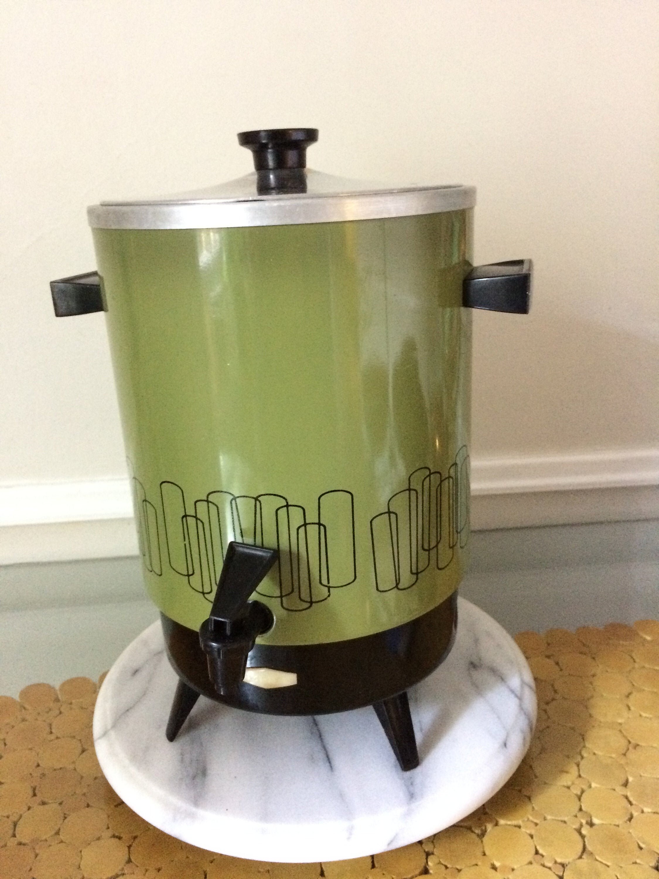 Vintage Empire Avocado Green 32 Cup 