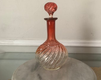 Decantador francés antiguo de cristal con remolino de rosas ombré y tapón