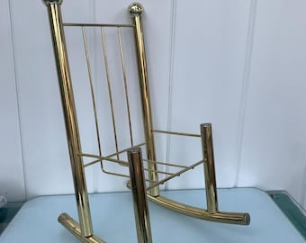 Mecedora de latón para muñeca retro mediana