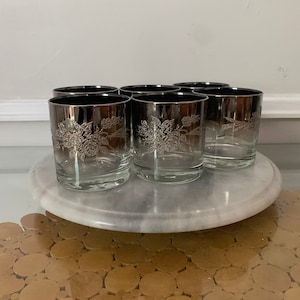 Juego de 6 vasos bajos con motivo floral en relieve Mercury de MCM