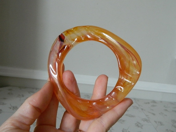 Set of 2 Vintage Apricot Pearloid Bangles