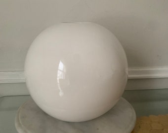 Retro Bright WhiteCeramic Chubby Vase