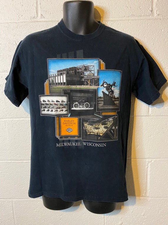 Vintage Harley Davidson Museum Milwaukee WI Distressed T-shirt 