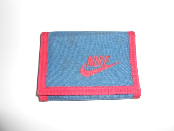 nike trifold wallet