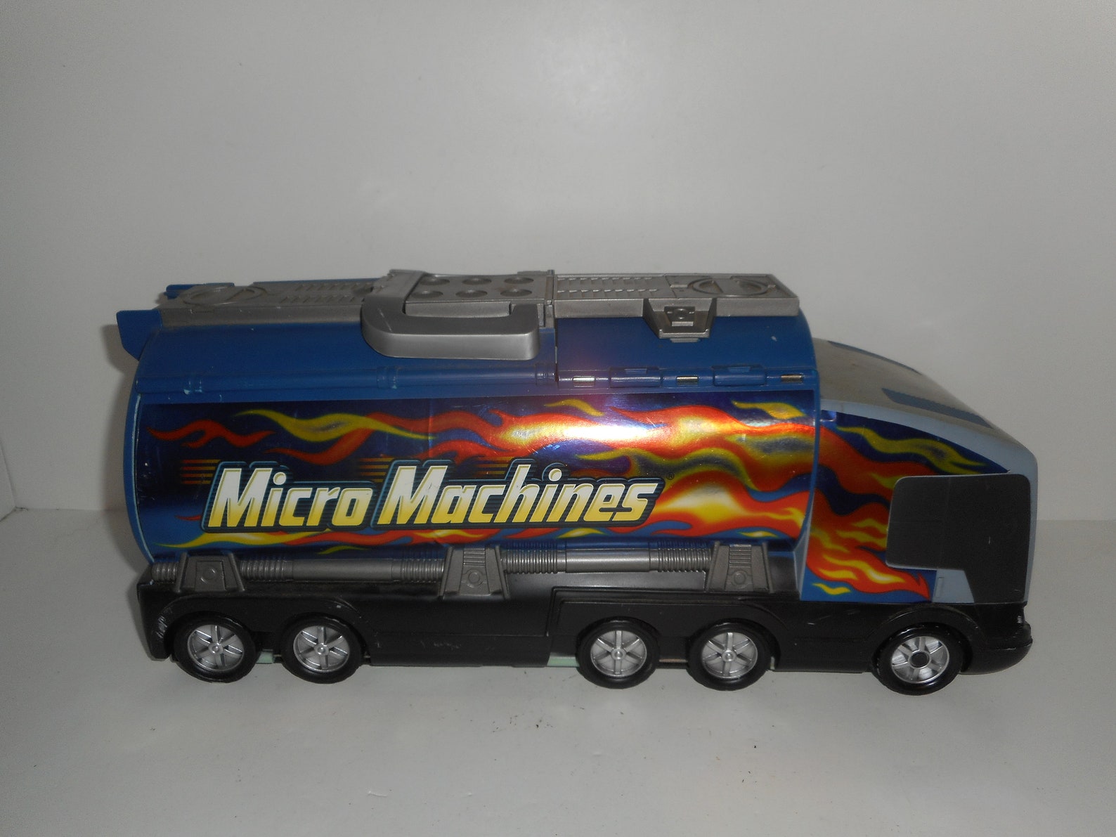 Фургон трансформер Micro Machines