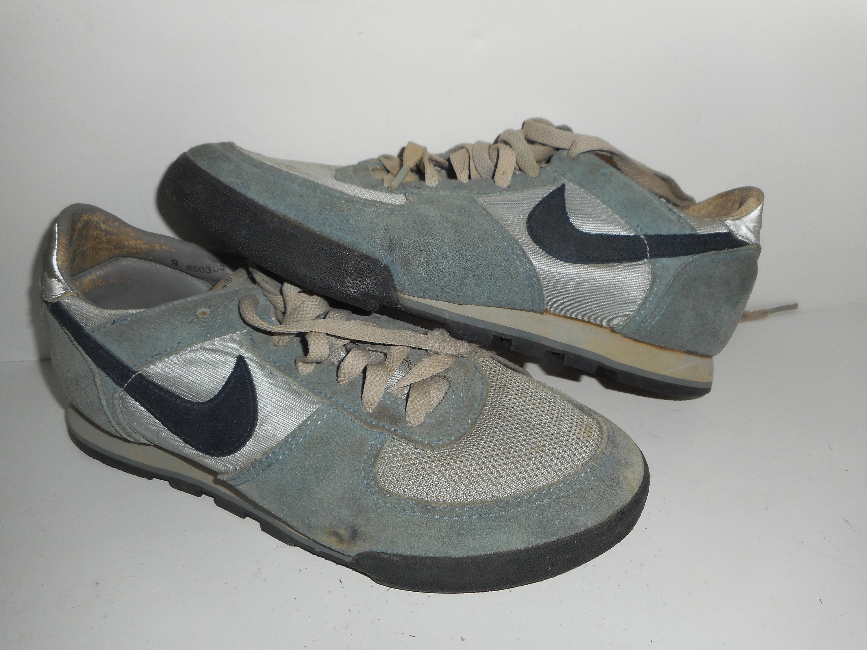 Vintage 80s 1985 Nike Running Shoes 