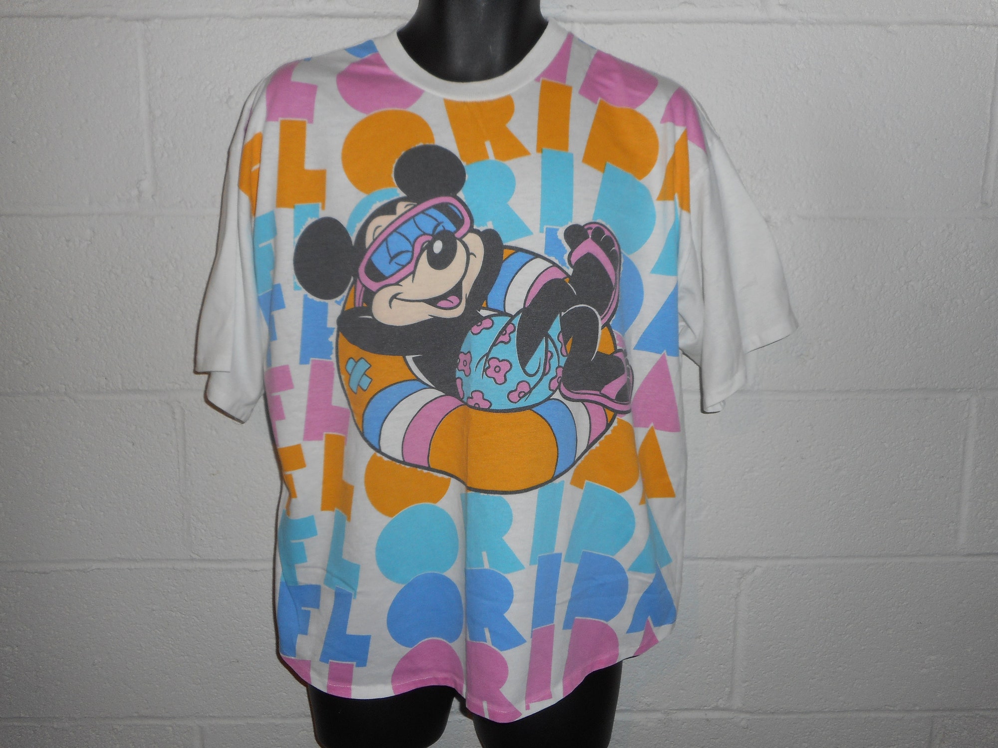 Discover Vintage 90s Disney Wear Mickey Mouse Florida T-Shirt