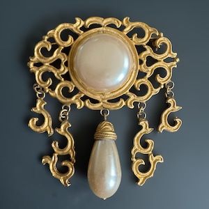 Vintage Gold Ton Faux Perle Barock Rolle baumeln Statement Pin Brosche Luxus