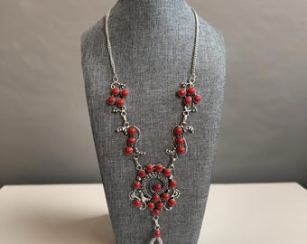Collier En Argent Massif Avec Pendentif Corail Rouge - Bijou Vintage Ancien - Occasion