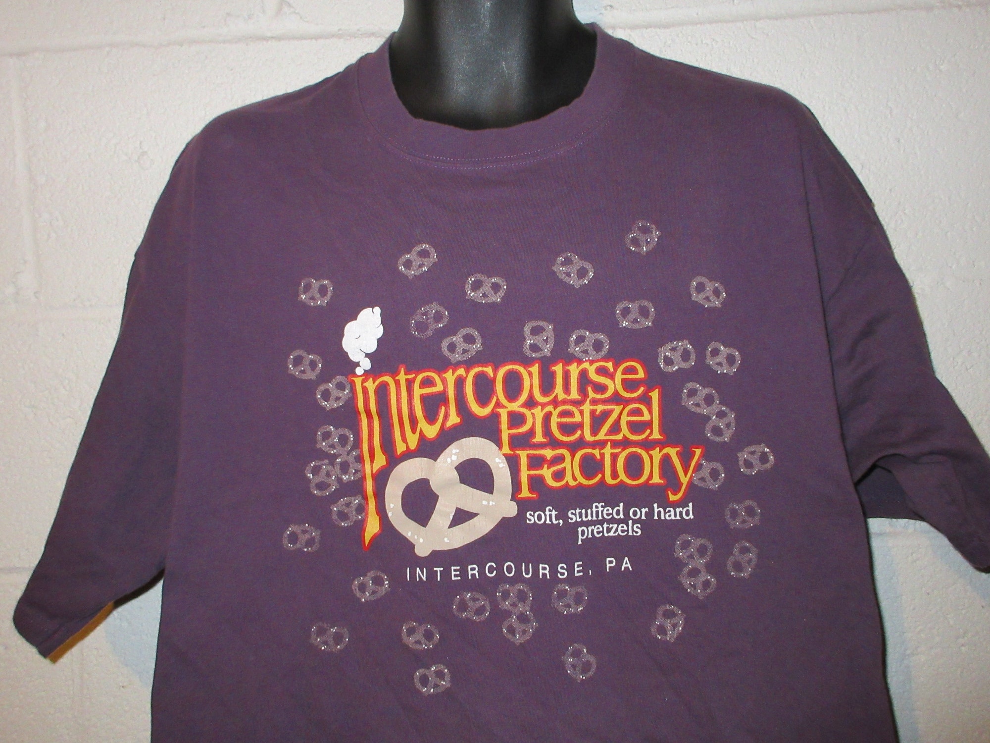Discover Vintage 90s Pretzel Factory Intercourse Pennsylvania T-Shirt