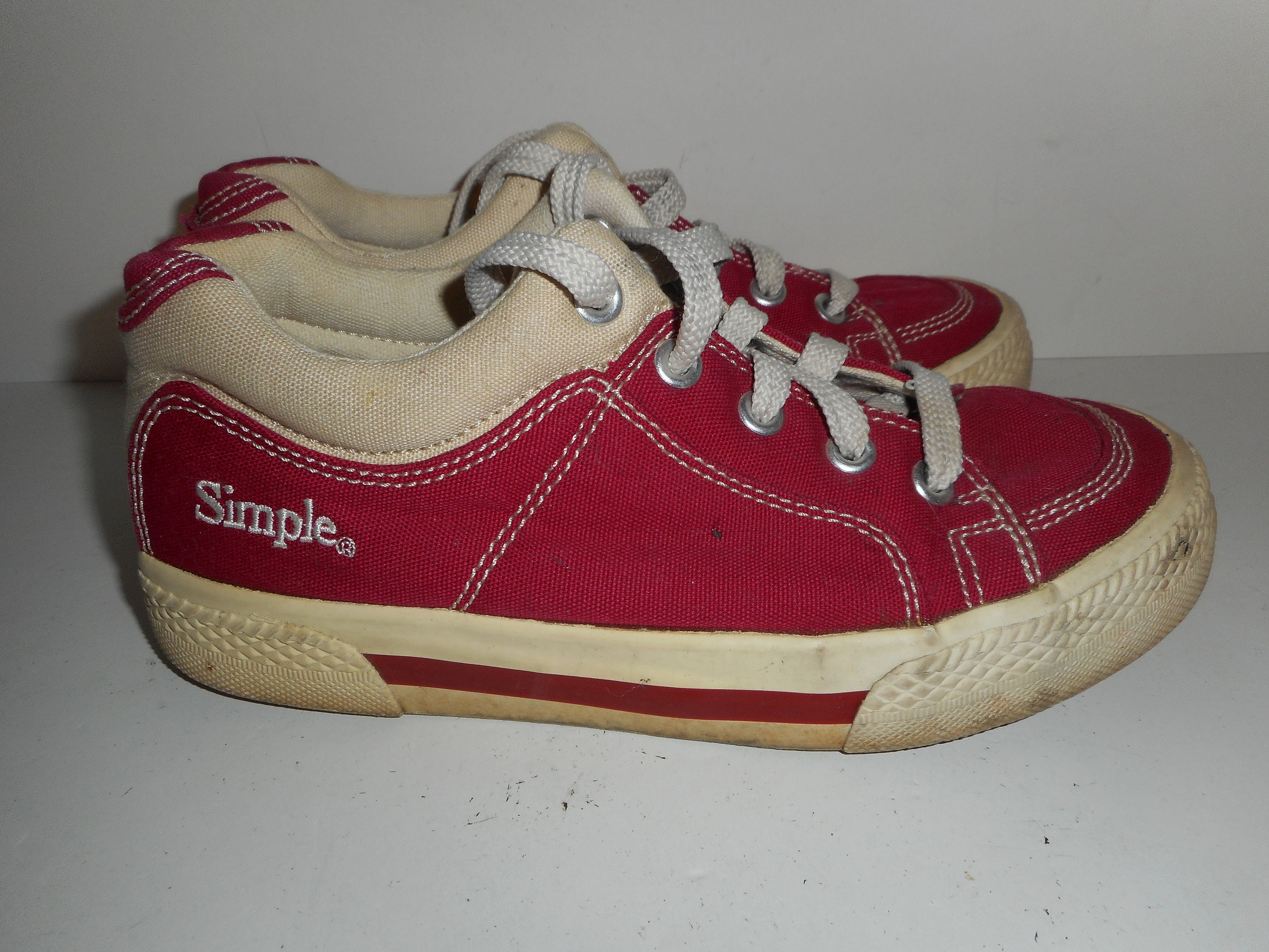 simple skate shoes