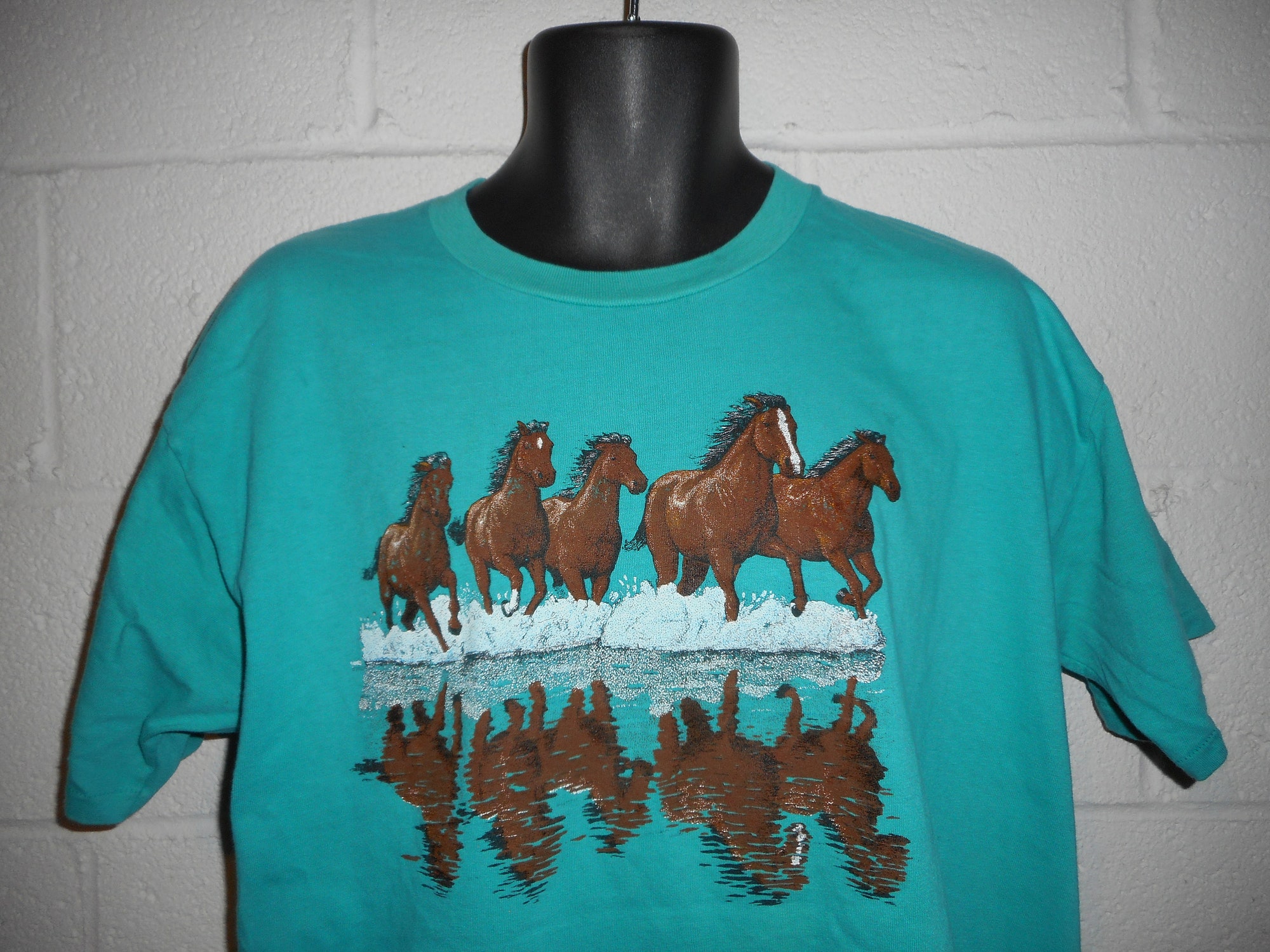 Discover Vintage 90s Horse T-Shirt