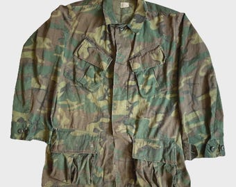 Vietnam War Era US Army M-1967 Jungle Jacket – ERDL Camo – Ripstop – Small Regular (Distressed, Mud-Stained, Sleeve Rip- Frayed Bottom)