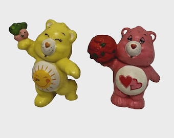 Figuras vintage de los Ositos Cariñositos de 1983: Osita Alegre y Osito Divertido (PVC, lote de 2).