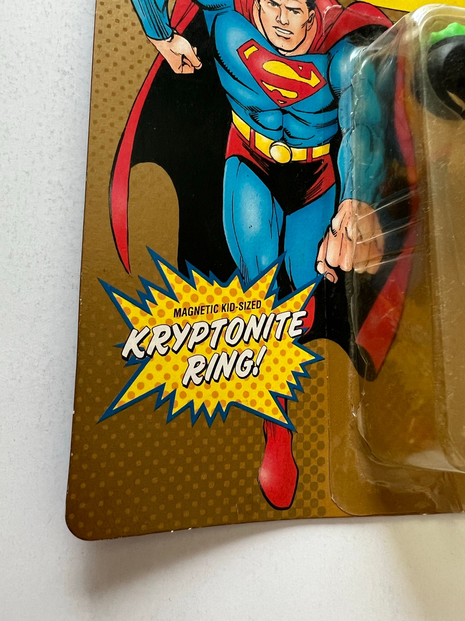 Superman Metal Toy Ring ~ Nestle Candy Premium ~ Vintage